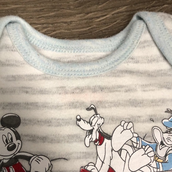 Mickey Bodysuits 6/9months - Picture 4 of 4